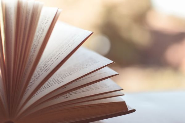Doskonalenie angielskich słówek za pomocą e-księgarni: proste i skuteczne